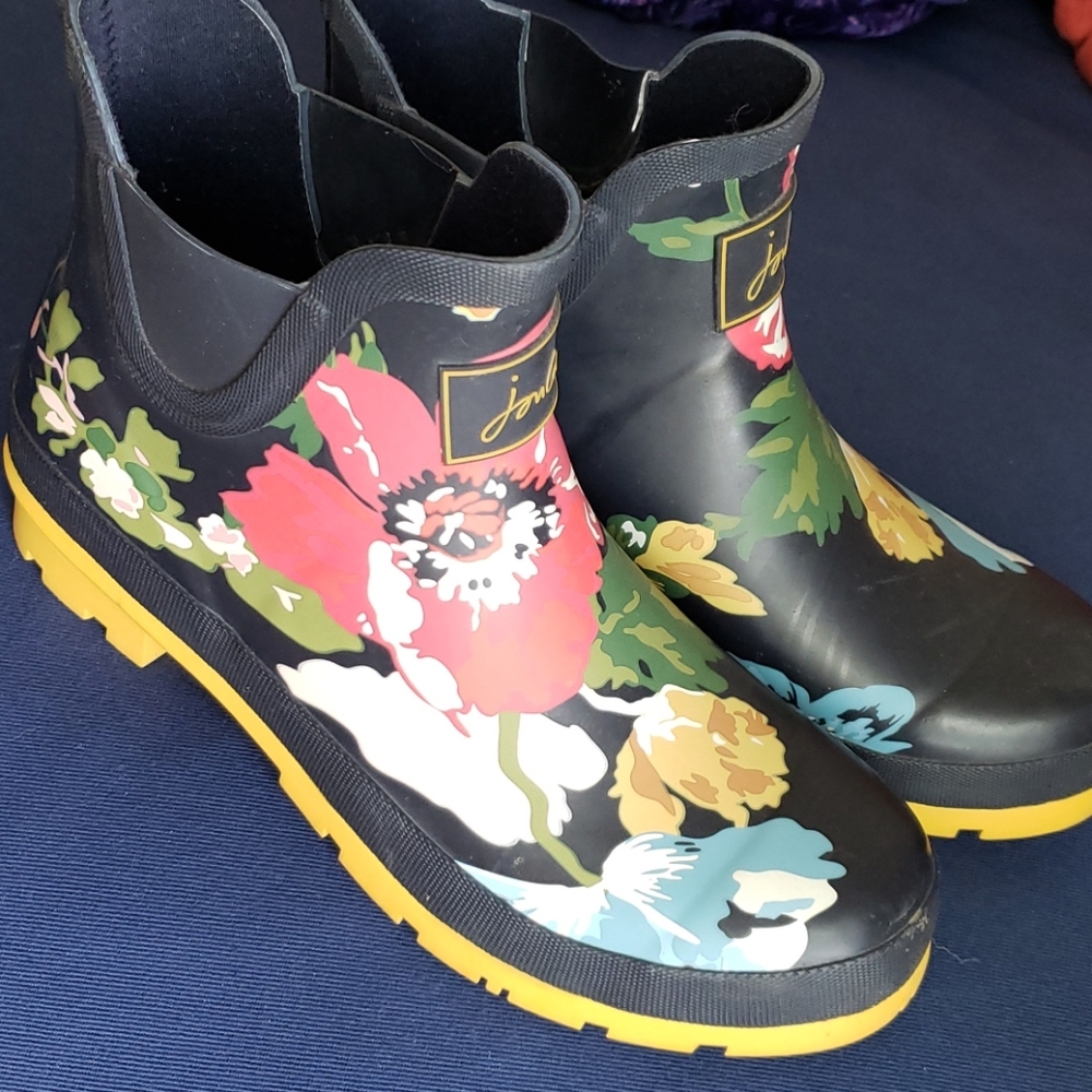 Joules floral wellibob